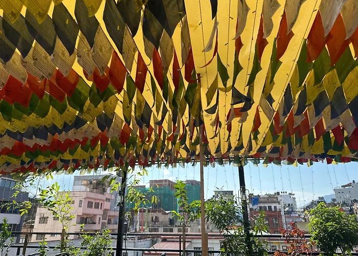 Yogin Rooftop Bar & Restaurant Hotel *