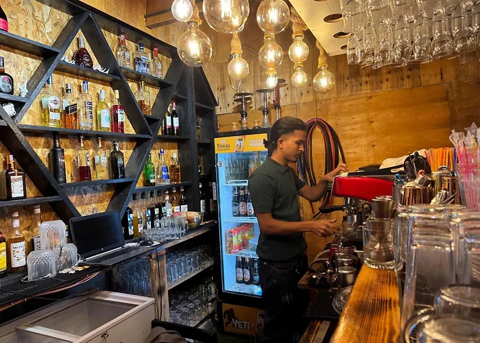 Yogin Rooftop Bar & Restaurant *