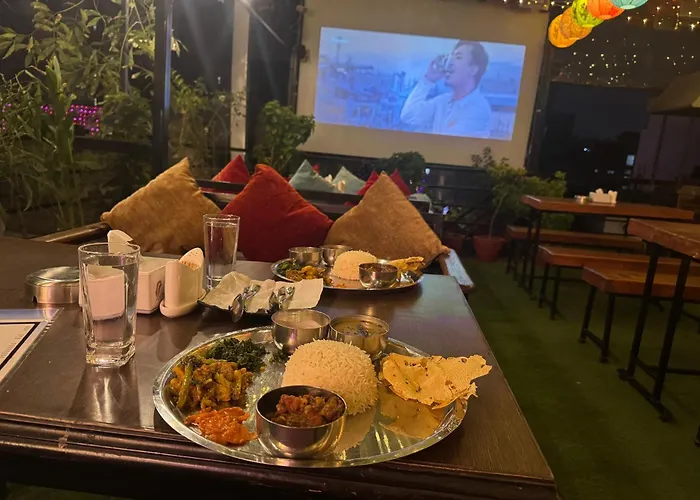 Yogin Rooftop Bar & Restaurant *